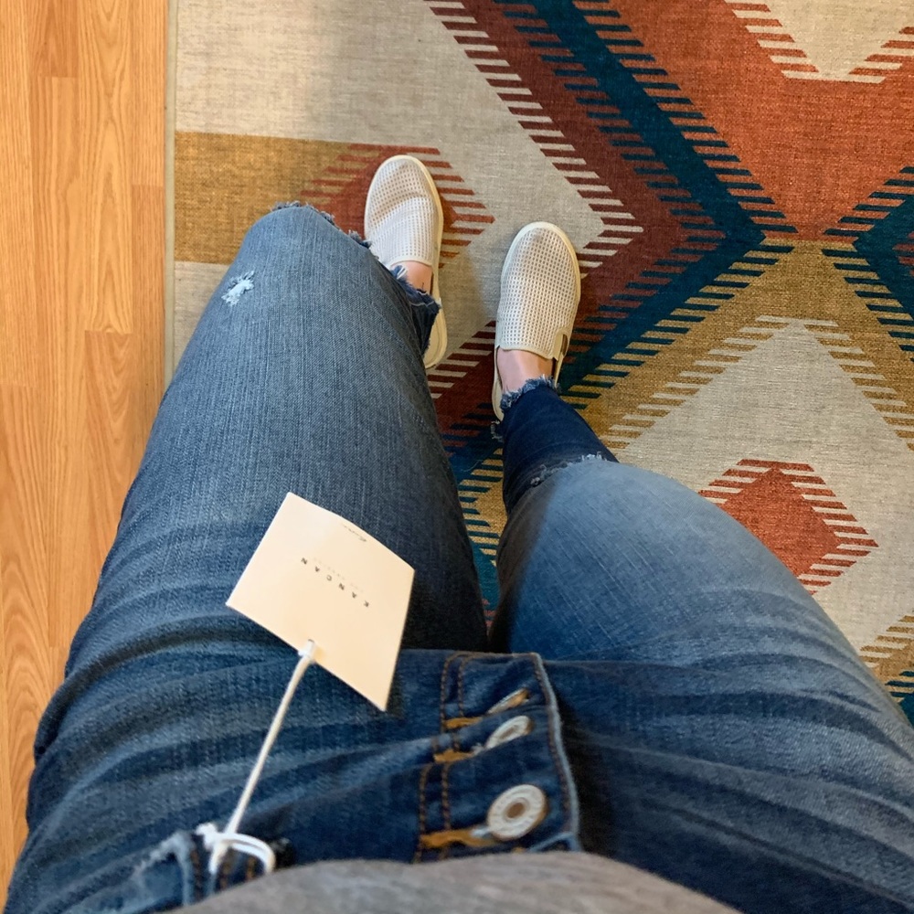 KanCan dark wash distressed skinny jean